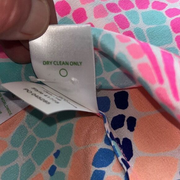 Beautiful Lilly Pulitzer Elsa Silk Blouse Tile Wave Mosaic Women’s Medium - Picture 10 of 13